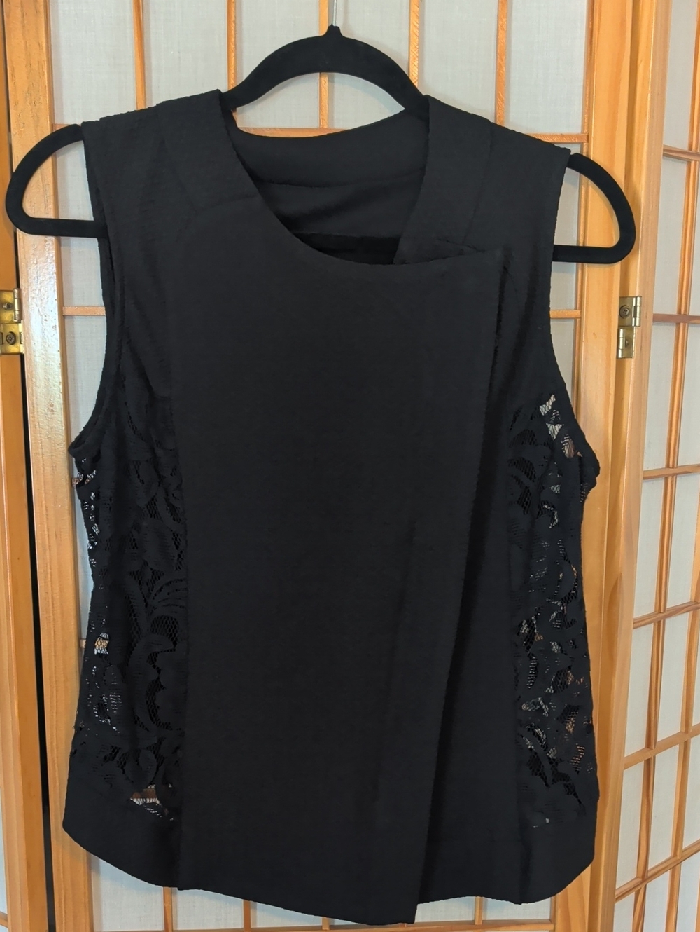 Black Lace-Side Sleeveless Vest